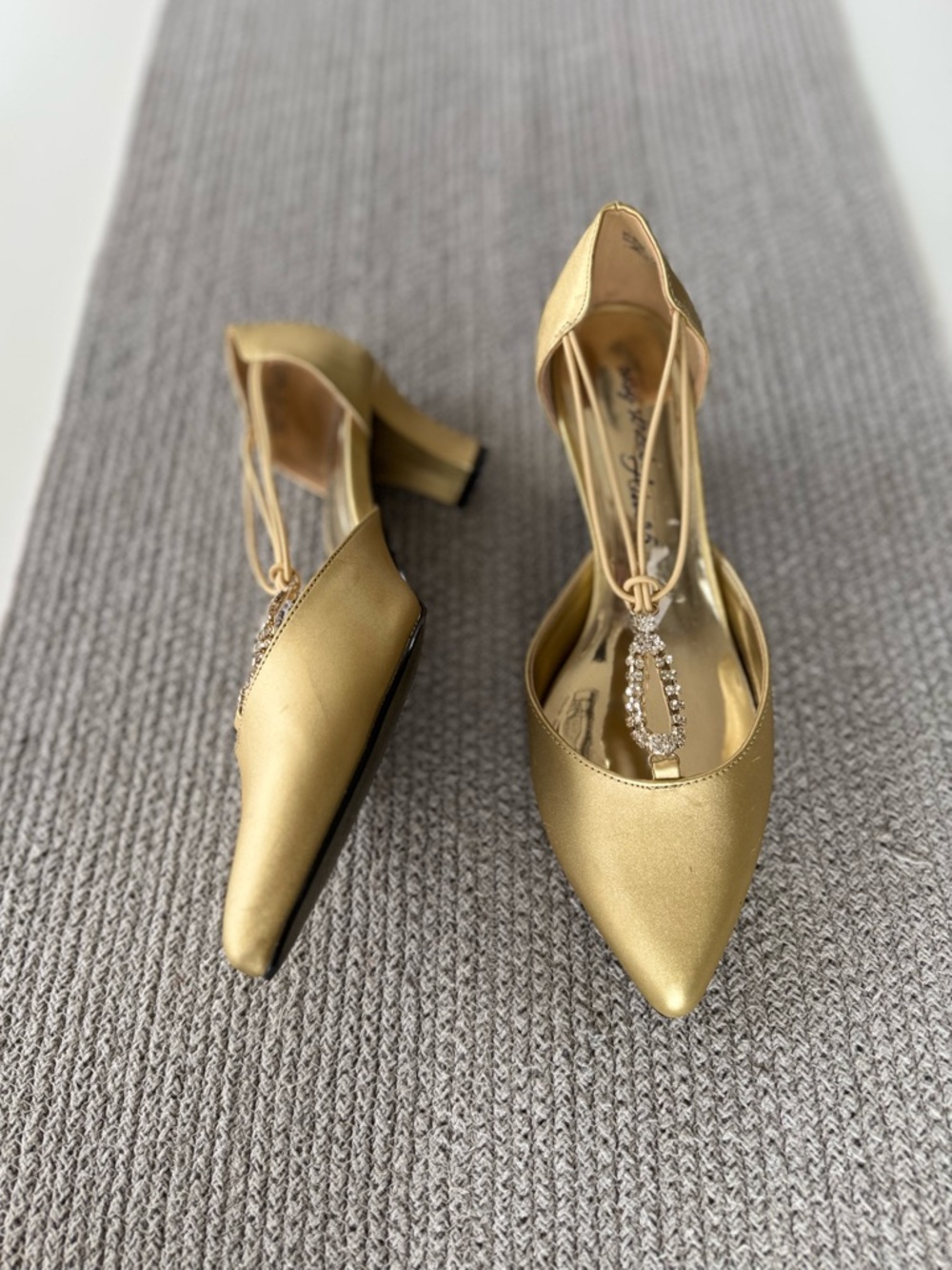 Vintage 80s 90s Easy Street Gold Rhinestone Satin Heels Pumps Sz 7.5W